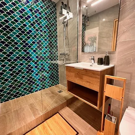 De Nana 8 - Hypercentre, Rue Meynadier, Palais & Plage, Clim, Wifi Apartment *